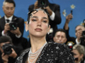 Dua Lipa, Samsung'u 15 milyon dolar için mahkemeye taşıdı
