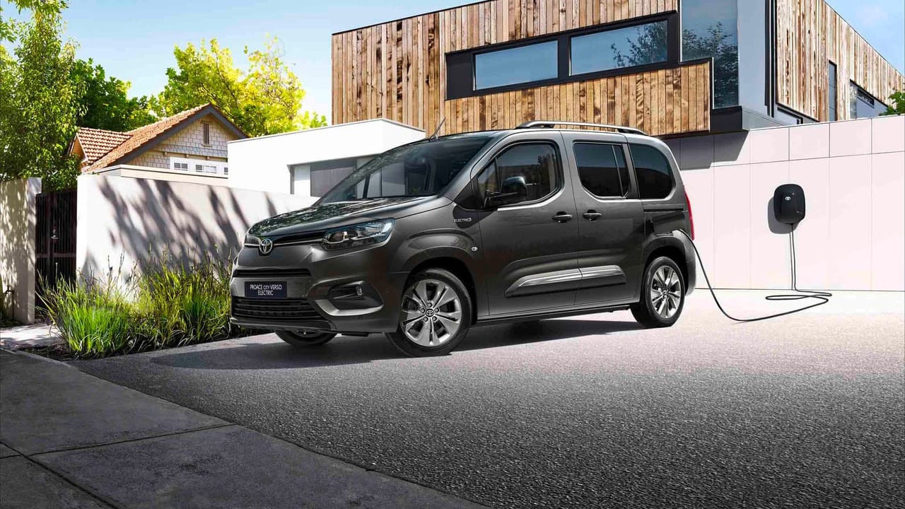 Toyota sonunda Doblo'nun fişini çekti, enişteler bu fiyata daha geniş araba bulamaz