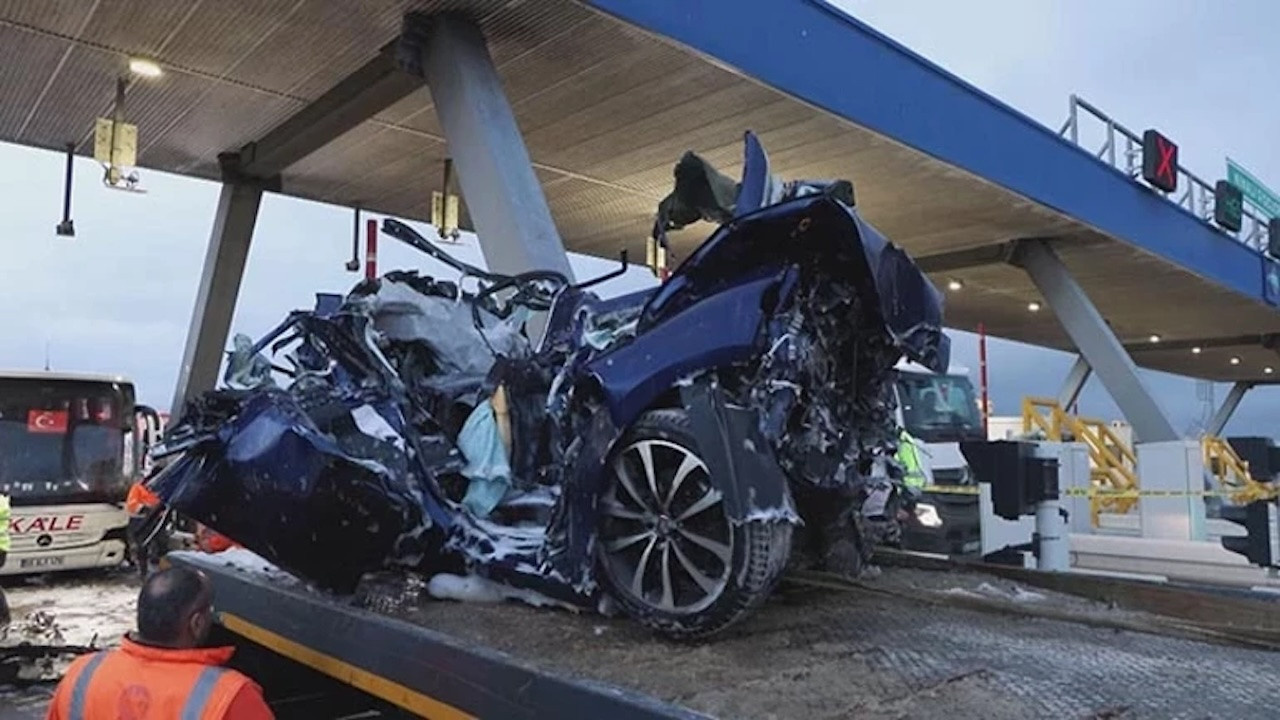 Kuzey Marmara Otoyolu'nda otobüs, otomobili biçti, peki kusurlu kim? Uzman isim açıkladı