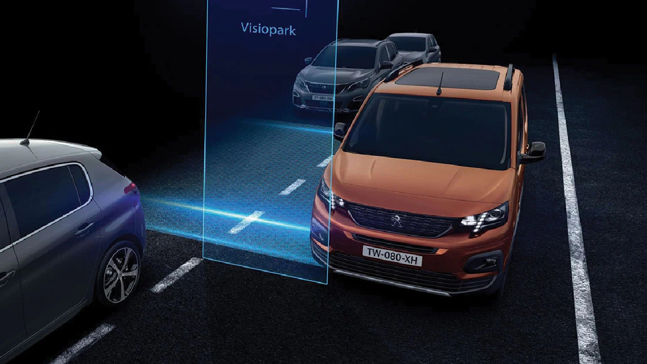 Clio'dan ucuza aile otomobili satıyorlar, Peugeot Rifter fiyatları dibi gördü