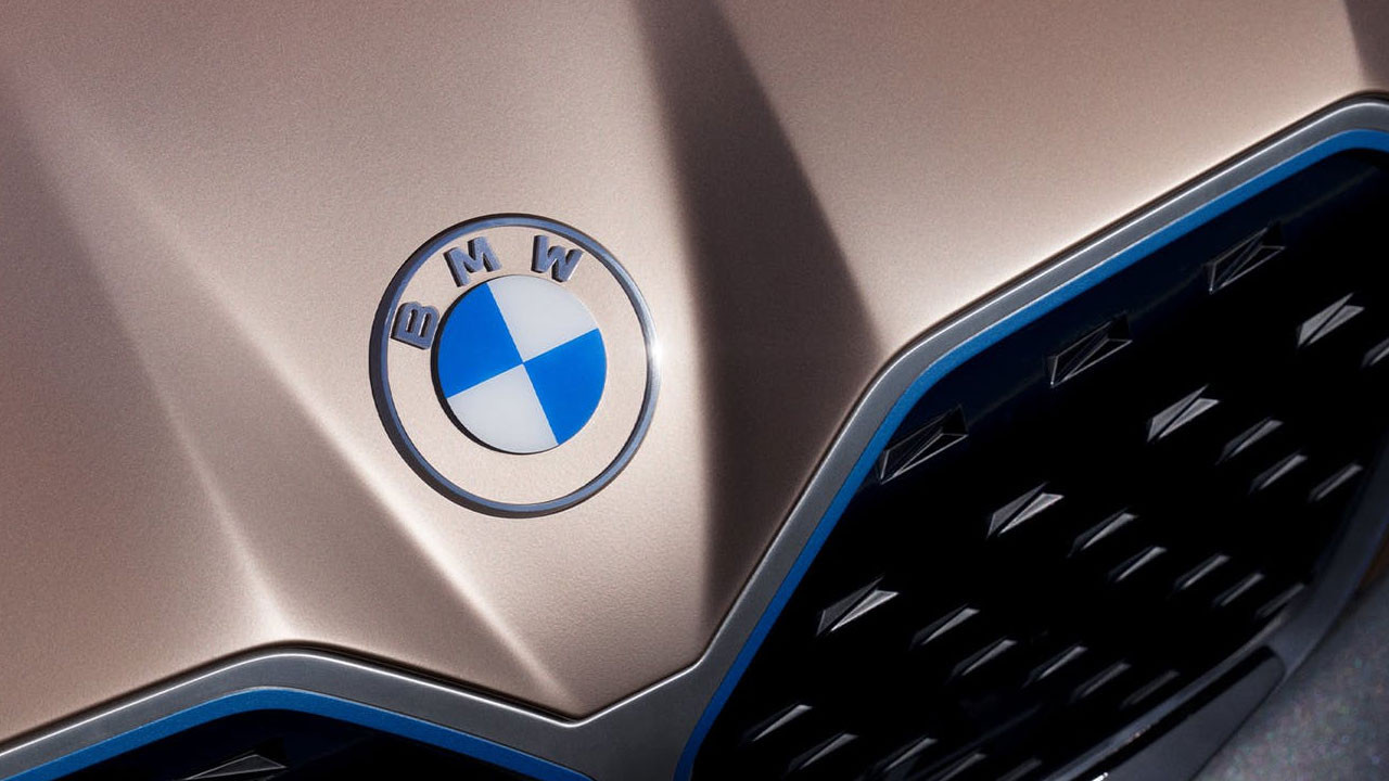 Alman otomotiv devi BMW yüz binlerce aracı geri çağıracak!