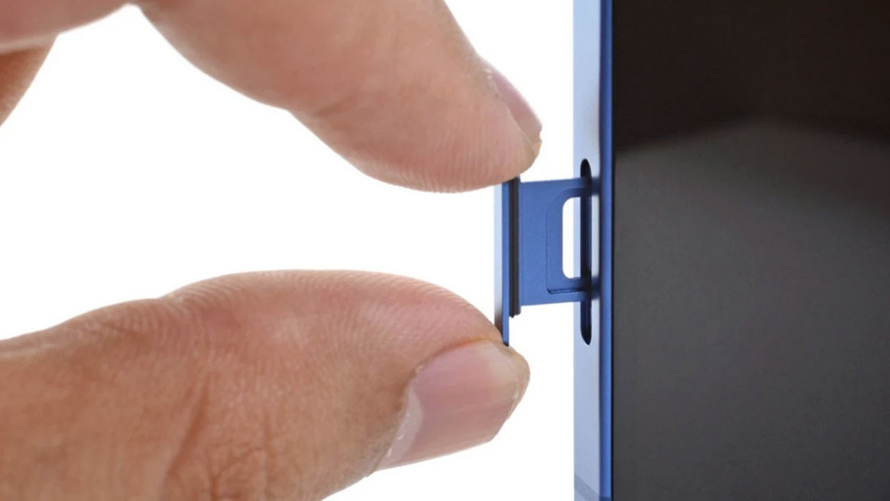 SIM yuvası gidiyor, dev batarya geliyor: İşte iPhone 18 Pro Max’in sırrı!