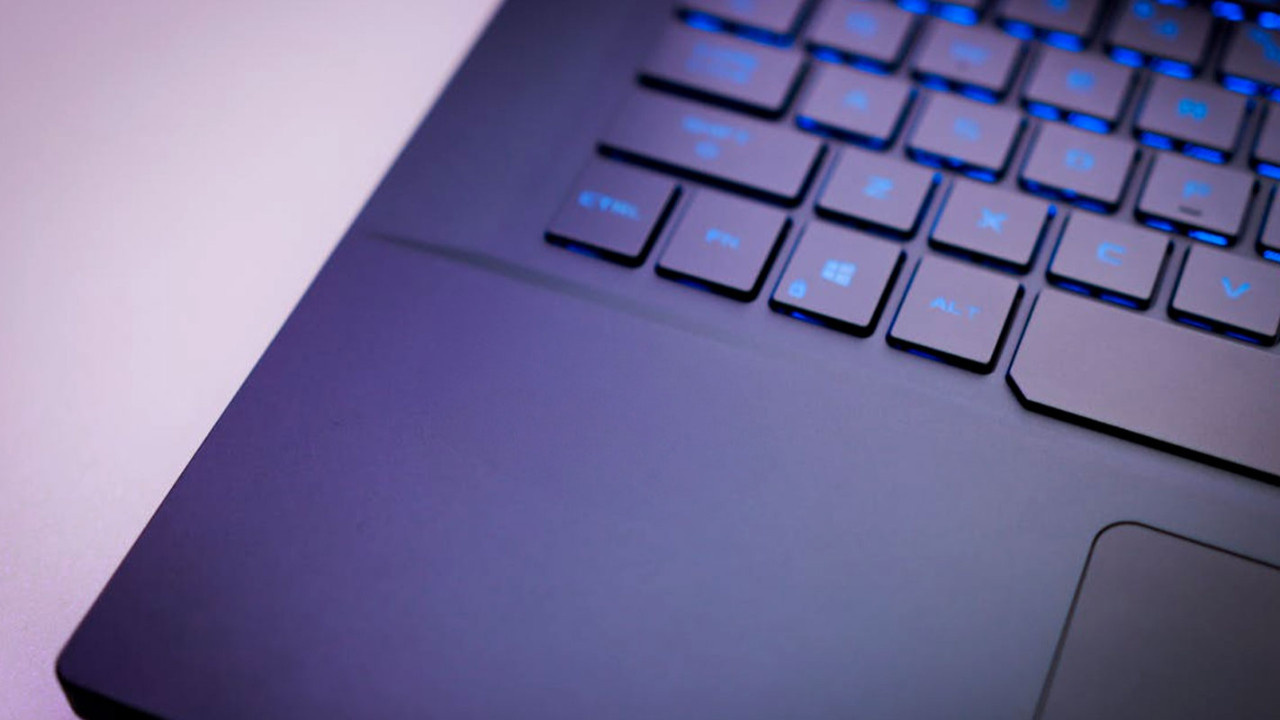 Laptop fiyatları yine uçuşa geçti