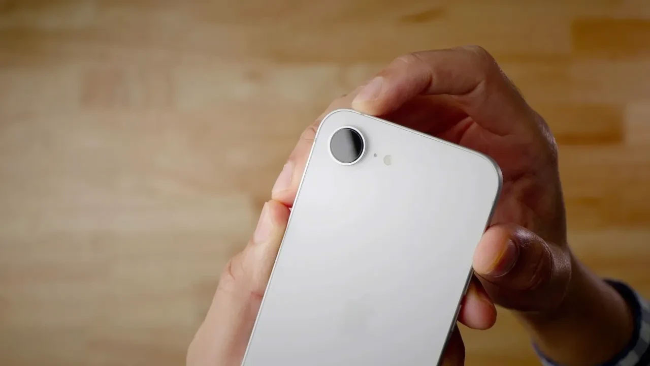 iPhone 17e için ilk bilgiler: Dinamik Ada ve MagSafe geliyor