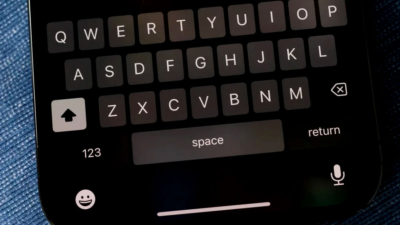 Apple, iPhone'lardaki klavye sorununu yıllar sonra çözdü