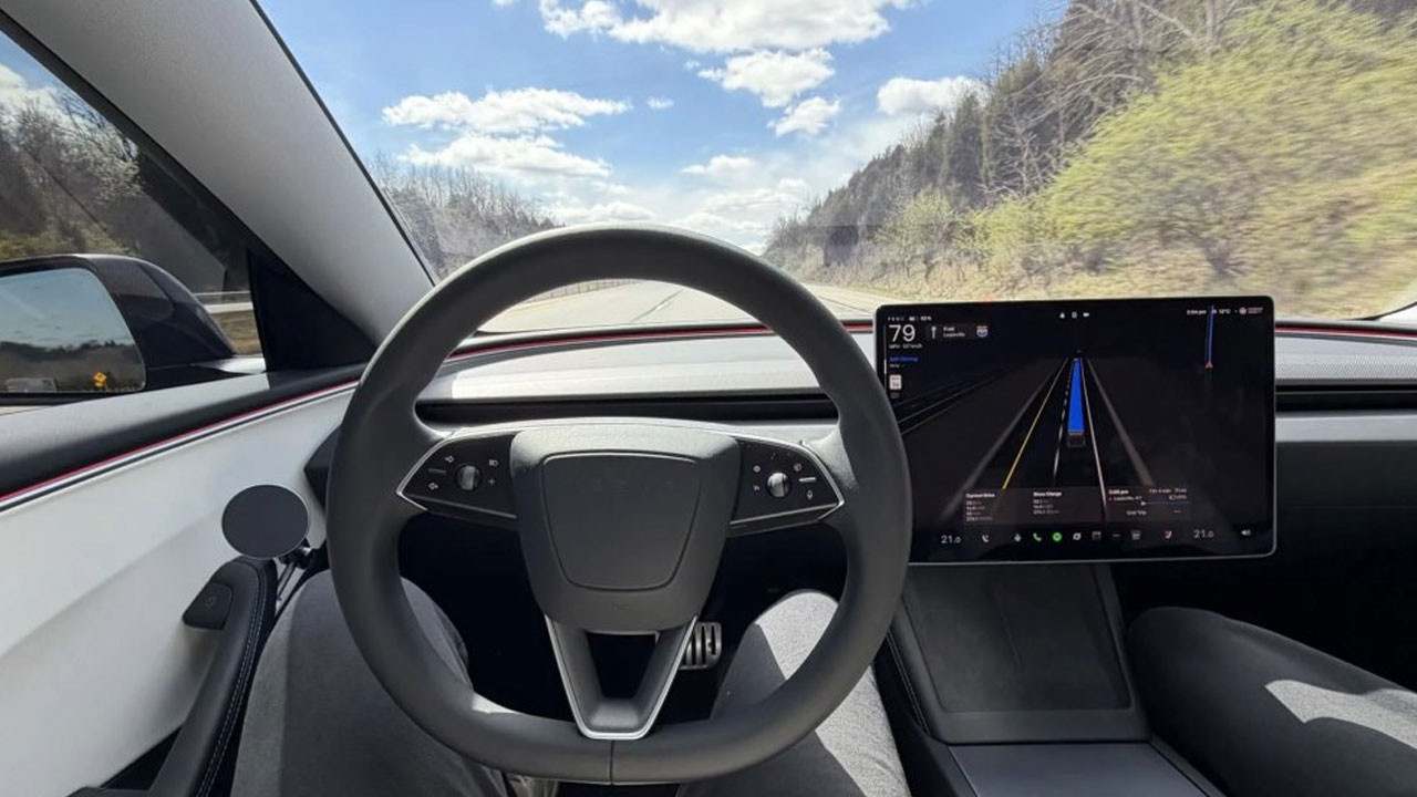 Tesla FSD v14.3 yayınlandı: Daha akıllı, daha güvenli ve daha akıcı!