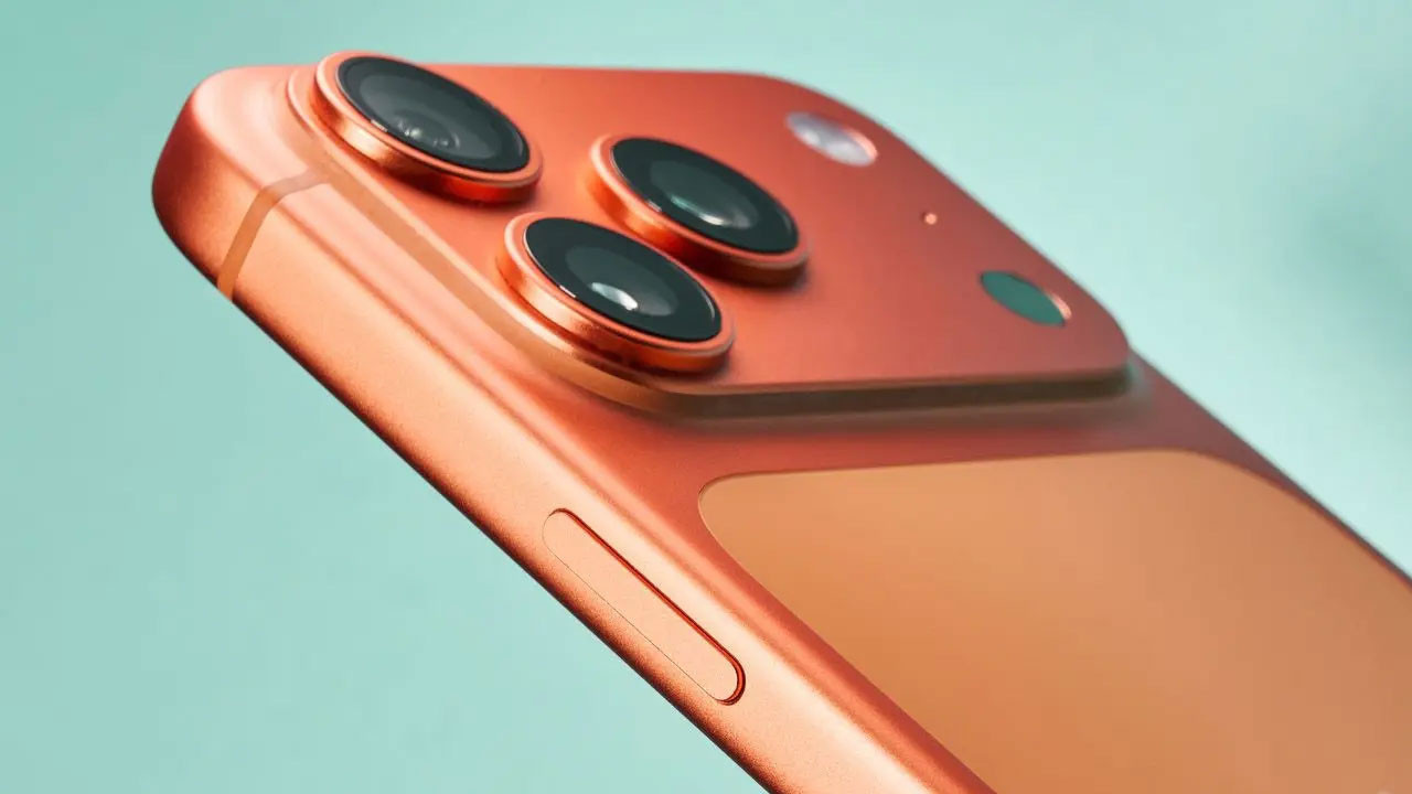 Çerçeveler tarih oluyor: Yeni iPhone "Sıvı Cam" ekran teknolojisiyle geliyor!