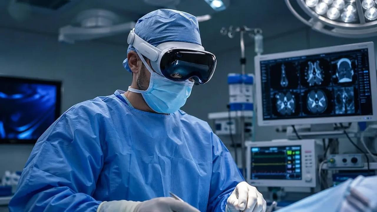 Vision Pro ameliyathaneye girdi: Yüzlerce vakada test ediliyor