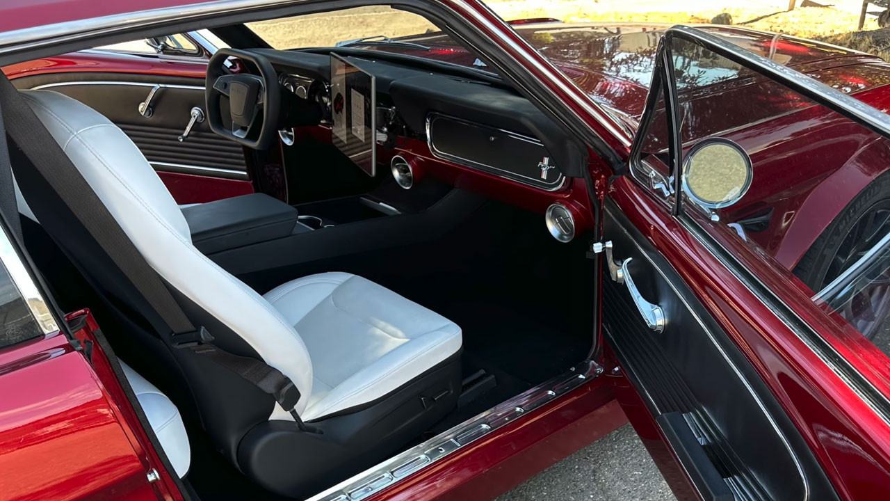 1966 Ford Mustang, Tesla’ya dönüştürüldü