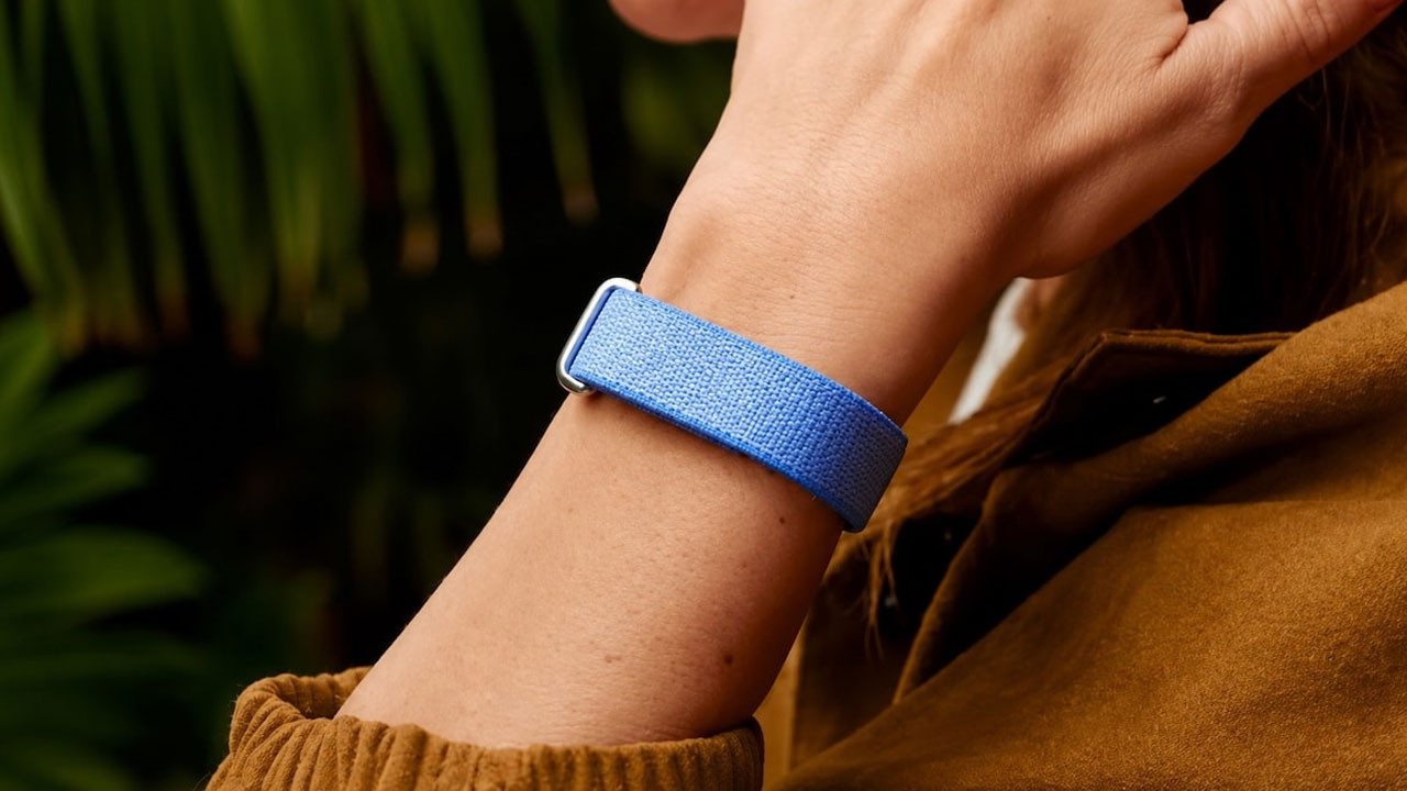 Google Fitbit Air tanıtıldı: Ekransız tasarım, Gemini koçu ve 100 dolarlık fiyat