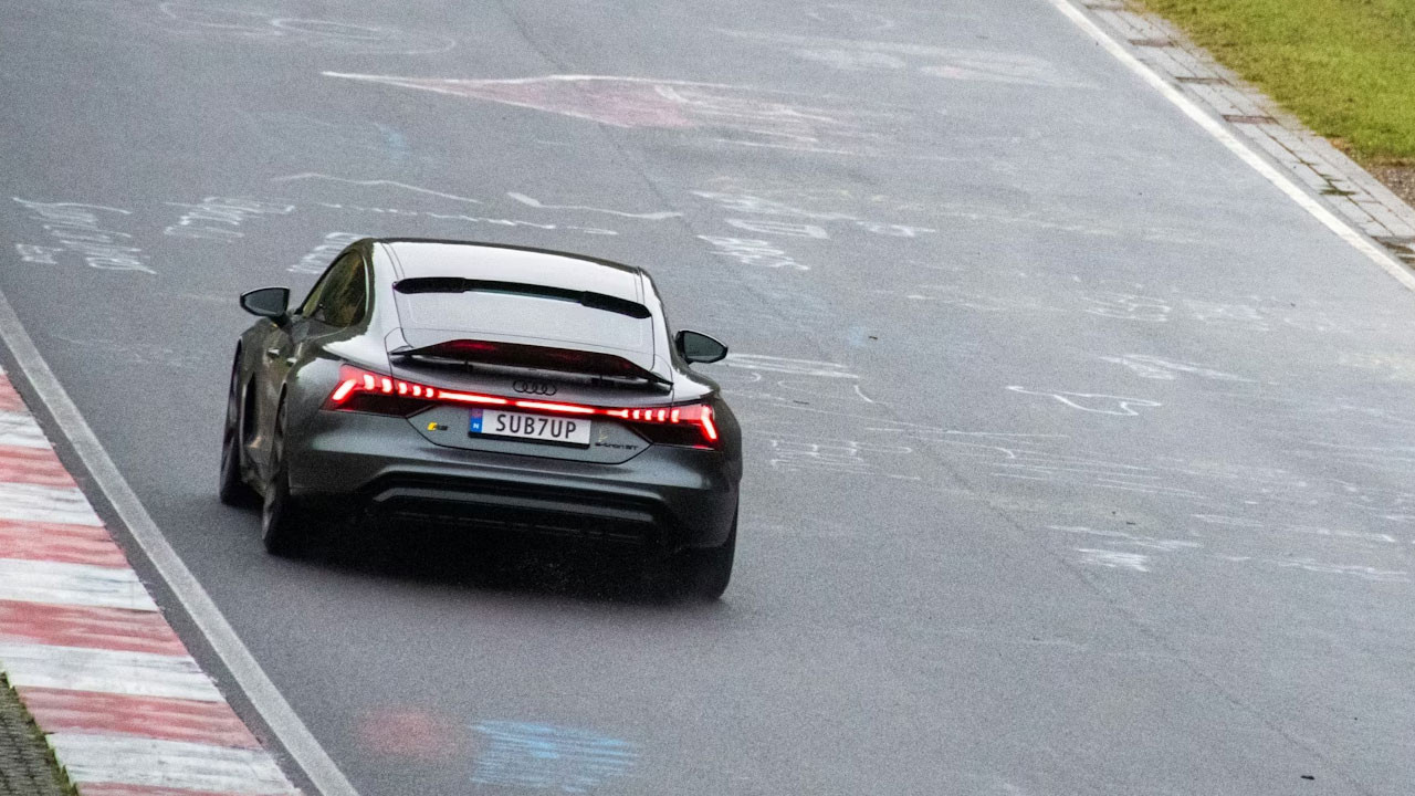 Tesla FSD Avrupa'da Engele Takıldı: Kuzey Avrupalı Düzenleyiciler Güvenliği Sorguluyor