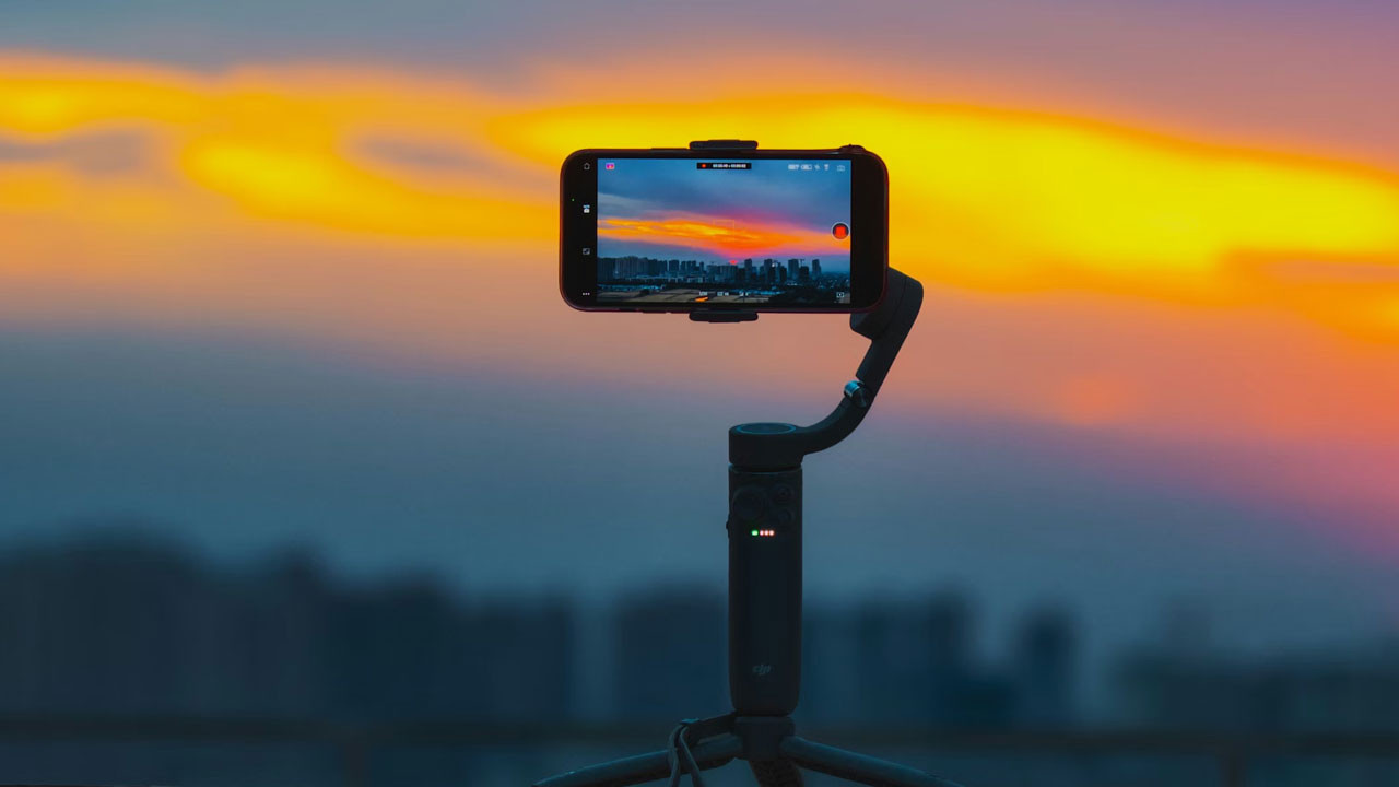 DJI Osmo Mobile 8P ekranlı kumandayla geldi, Pocket 4P çift kamerayla yolda