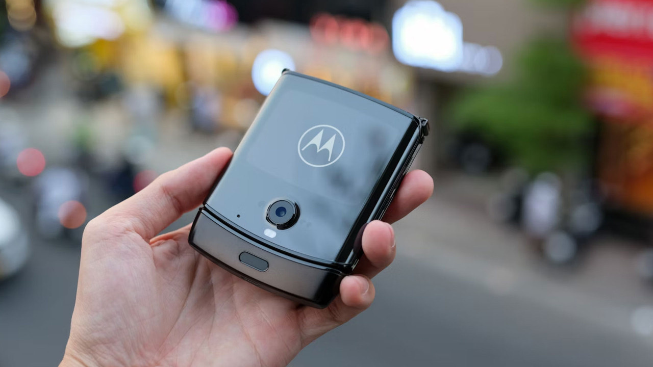 Motorola Razr Fold İnceleme: $1.900'lık İlk Büyük Katlanabilirinde Güçlü Batarya, Ciddi Eksikler