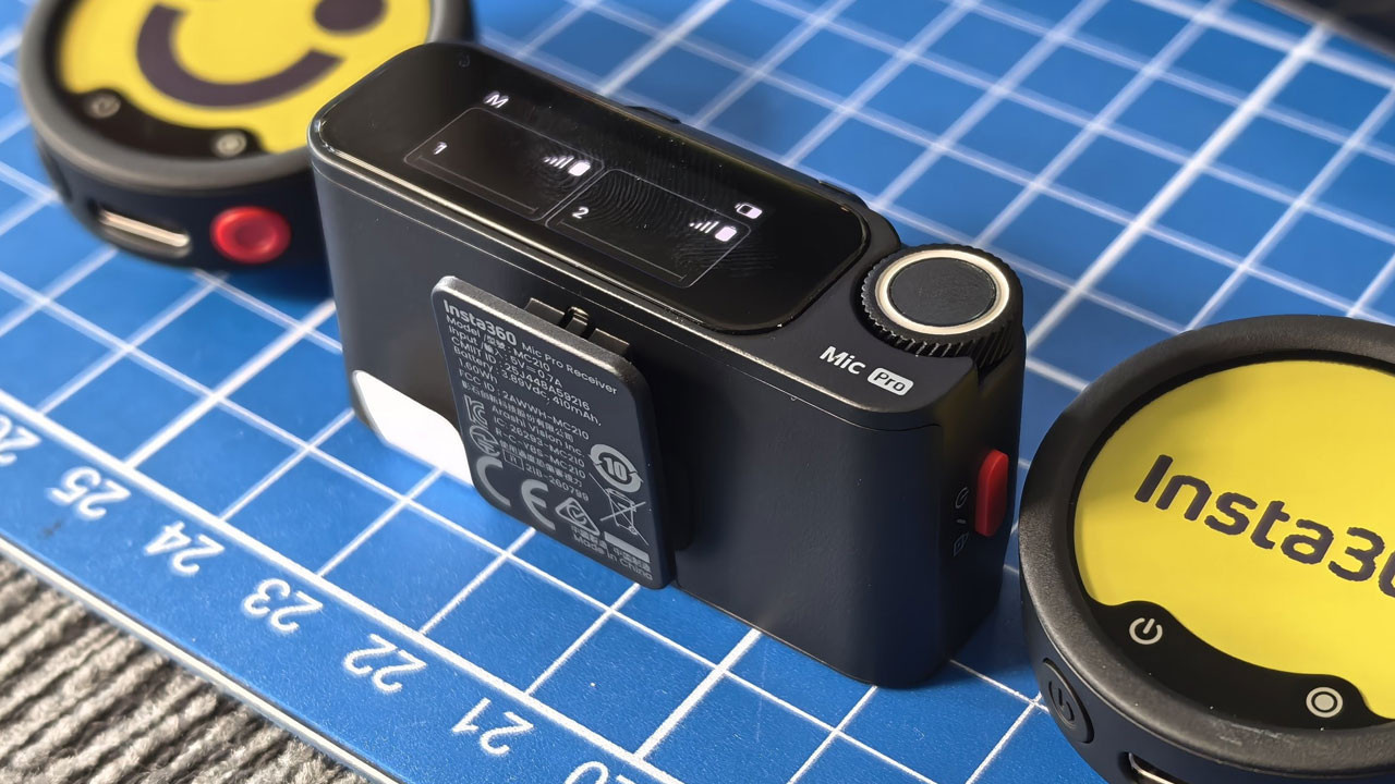 Insta360 Mic Pro tanıtıldı: E-ink ekranlı, üç mikrofonlu kablosuz kayıt sistemi
