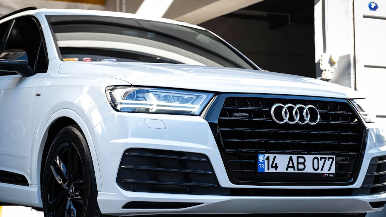 Audi yeni Q7 ve SQ7'yi tanıttı: 591 beygirlik V8 ve gelişmiş