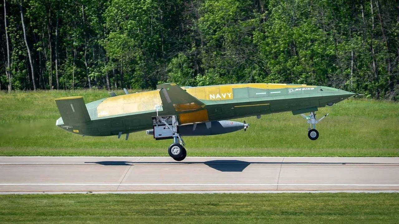 ABD Donanması'nın otonom yakıt ikmal dronu MQ-25A ilk test u