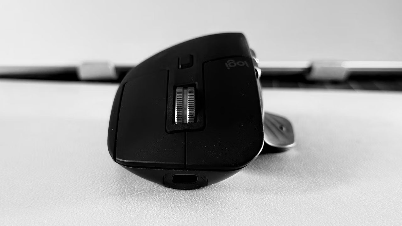 Logitech'in yeni katlanabilir faresi Mobi Fold tan