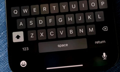 Apple, iPhone'lardaki klavye sorununu yıllar sonra çözdü