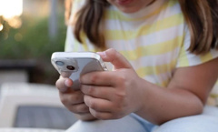 Avustralya’da dijital duvar çöktü: Çocuklar sosyal medya yasaklarını deliyor