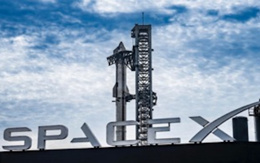 ABD Elon Musk'ı ikna etti; dünya atmosferi casus uydularla dolacak
