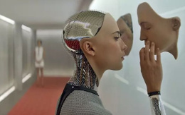 Huawei'nin insansı robotu şaşırtıyor