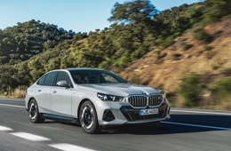BMW iX3 ve BMW M5 Touring  Almanya’da “Altın Direksiyon” Ödülünü Kazandı