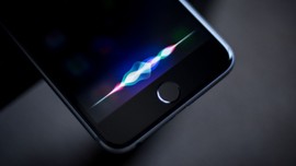 Apple Siri geliştirme programını durdurdu