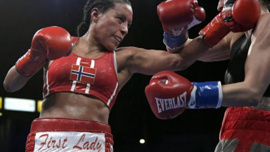 Boksun efsane ismi eldivenlerini asıyor!