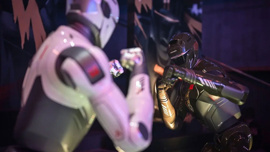 EngineAI robotları ringe indi! Çin'de gelecekten gelen şov!