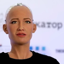 İlk vatandaş robot Sophia ülkemize geliyor!