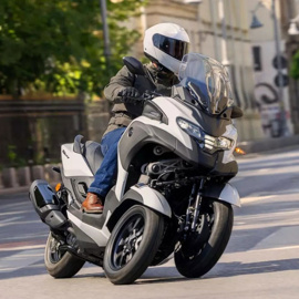 Yamaha dünyanın ilk hava yastıklı scooter'ını tanıttı