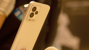 iPhone'a meydan okuyan 9000 TL'lik akıllı telefon! Türkiye'de üretildi!