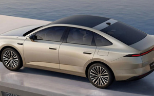 Volkswagen'in 100 km'de 2.8 litre yakan yeni uygun fiyatlı sedanı satışa çıktı