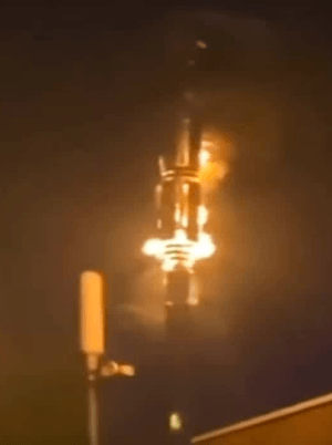 Koronavirüs yaydığı için baz istasyonlarını ateşe verdiler! - Resim : 1