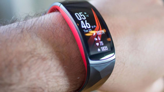 Bu akıllı bileklikler sudan ucuz! İşte o modeller!