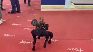 Roketatarlı robot köpek üretildi