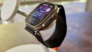 Birleşik Krallık'ta bir yaşlı daha Apple Watch sayesinde hayata tutundu