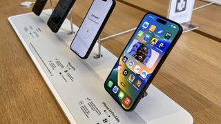 Ünlü YouTuber dünyanın en büyük iPhone modelini yaptı!