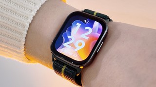 Motorola uygun fiyatlı ve AMOLED ekranlı saatini tanıttı!