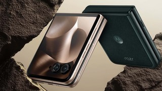 Motorola yeni katlanabilir telefonlarını tanıttı!