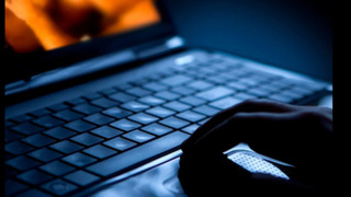 Uzmanlardan Uyarı: Çocuklar porno yaş doğrulamasını aşabilir