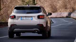 Jeep rakiplerine meydan okudu, Clio parasına Avenger Hibrit fırsatı