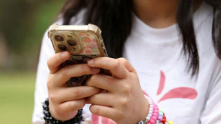 YouTube Türkiye 15 yaş altı sosyal medya yasağına tepkili