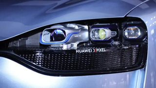 Huawei XPixel Teknolojisi ile Otomobil Farları Sinema Projeksiyonuna Dönüşüyor