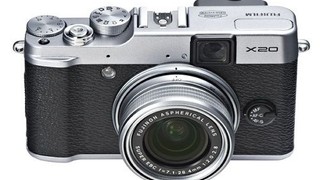 Fujifilm üst sınıf kompakt kamera X30’u duyurdu