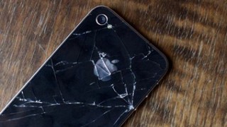 iPhone 5S'in hasarlı ekranı Apple Store'larda değiştirilecek