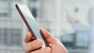 Droid DNA rakipleriyle savaşıyor!
