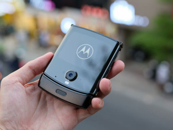 Motorola Razr Fold İnceleme: $1.900'lık İlk Büyük Katlanabilirinde Güçlü Batarya, Ciddi Eksikler