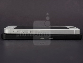 1360238975_blackberry-z1-vs-apple-iphone-5-004-kopyala.jpg