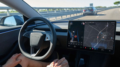 Tesla’ya büyük şok: Eski yöneticiden güvenlik ihmali davası!